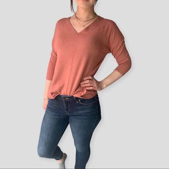 𝅺🌸3 for $30🌸 Mid sleeve sweater - Picture 1 of 2